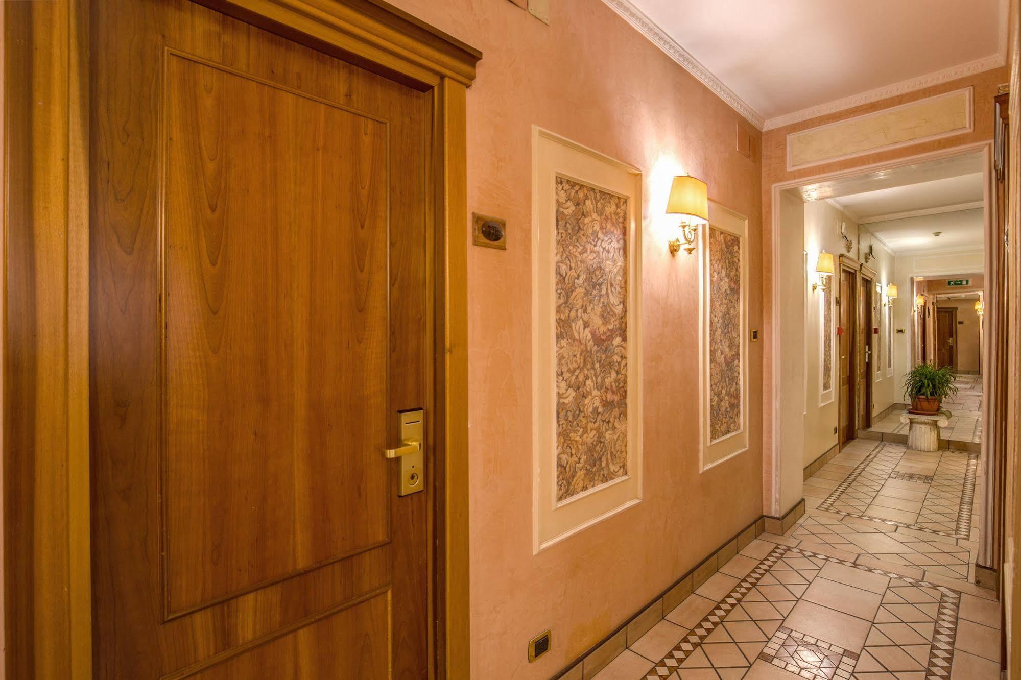 Hotel Montreal Rome Luaran gambar